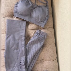 Seamless dusty blue gym shark legging and bra set